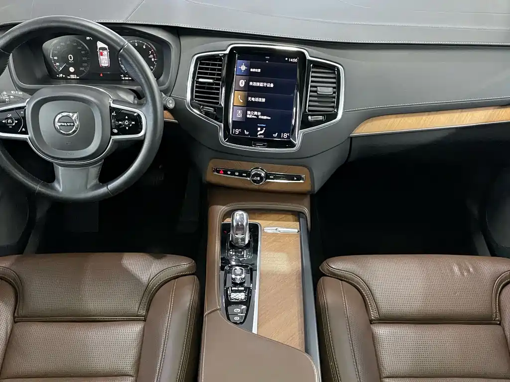 Volvo XC90 PHEV — миниатюра 7