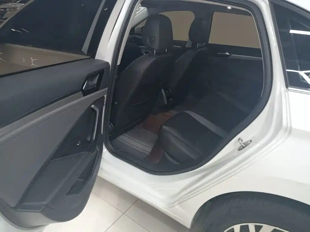 Volkswagen Sagitar — миниатюра 17
