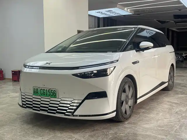 2025 Xpeng X9