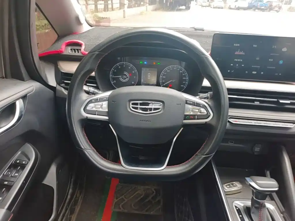 Geely Vision X3 — миниатюра 11