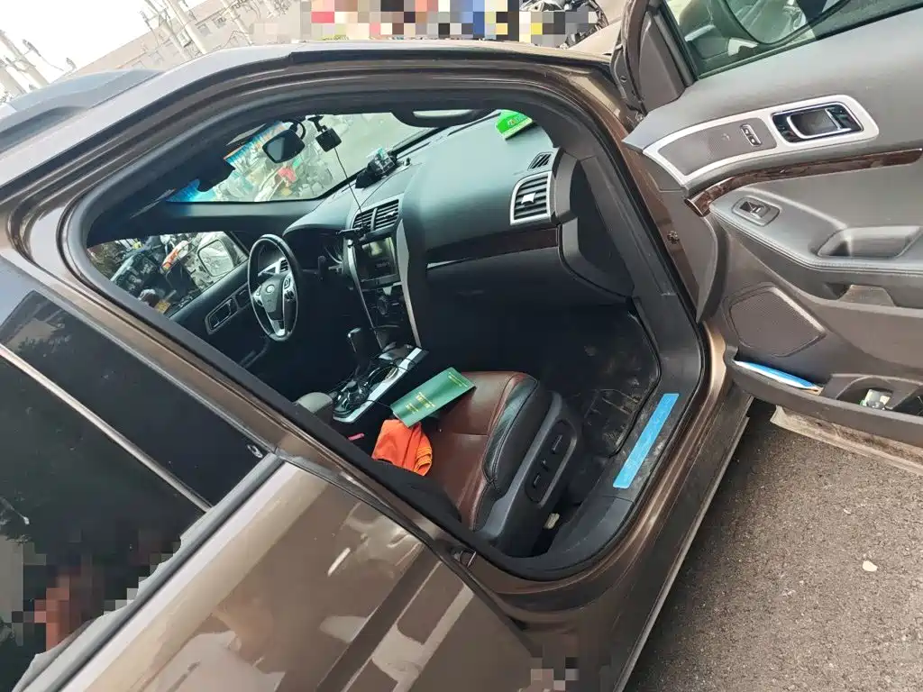 Ford Explorer (Import) — миниатюра 19