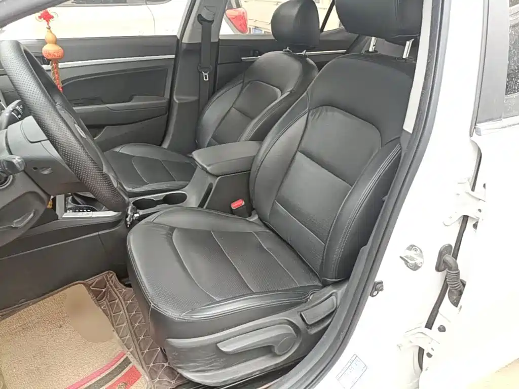 Hyundai Elantra — миниатюра 15