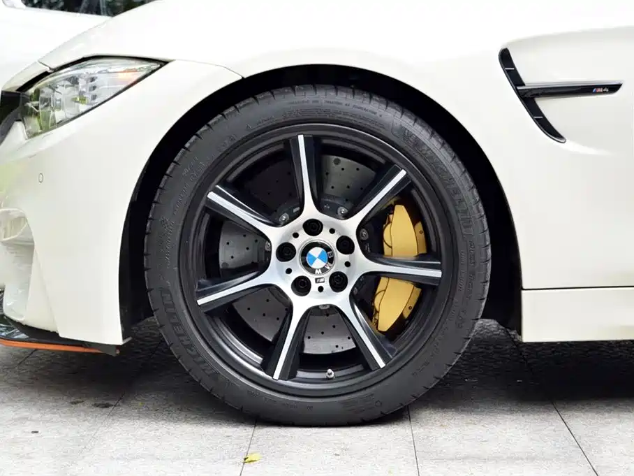 BMW M4 — миниатюра 12