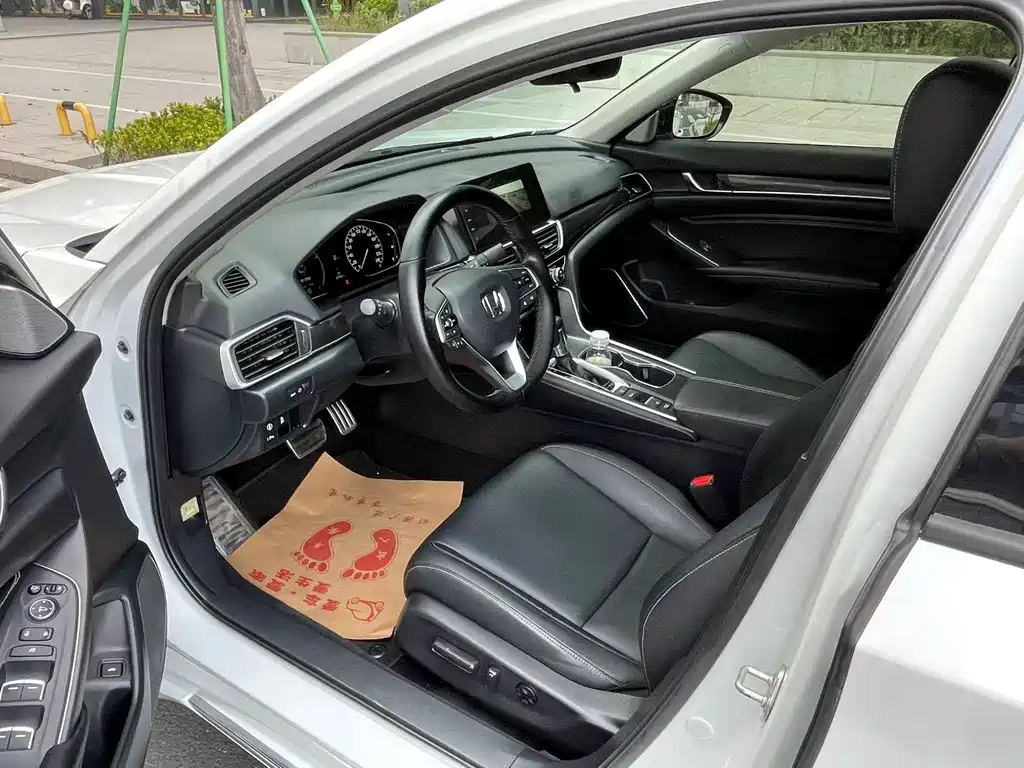 Honda Accord — миниатюра 7