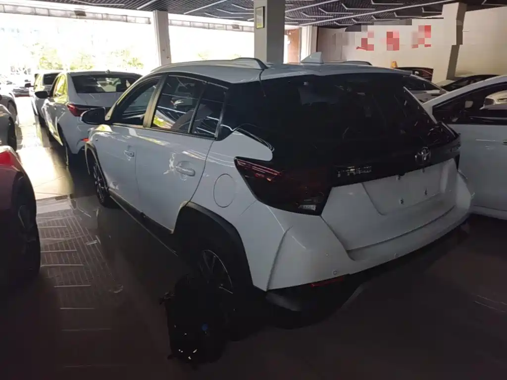 Toyota Yaris L — миниатюра 5