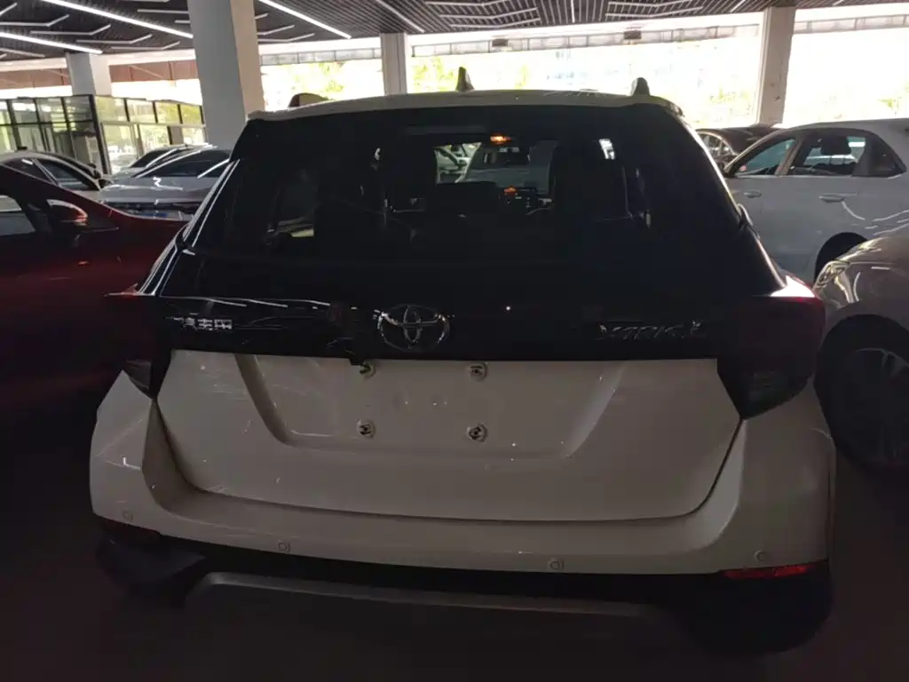 Toyota Yaris L — миниатюра 6