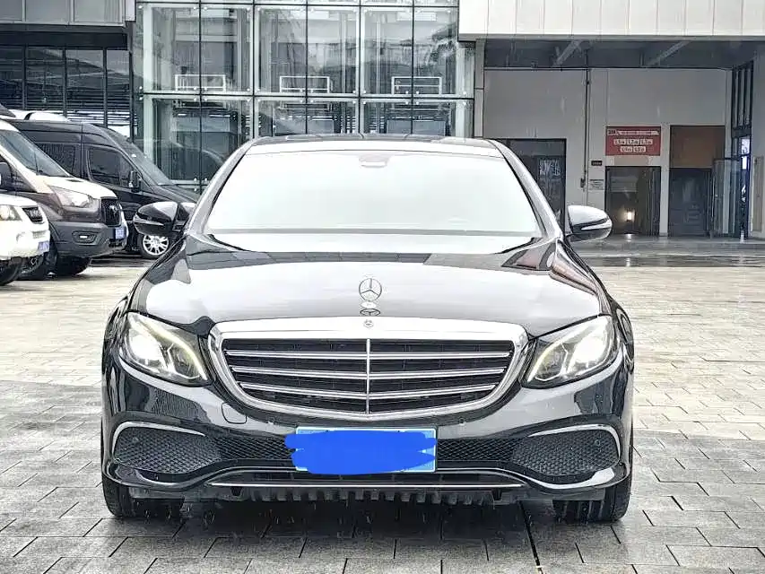 Mercedes-Benz E-Class — миниатюра 2