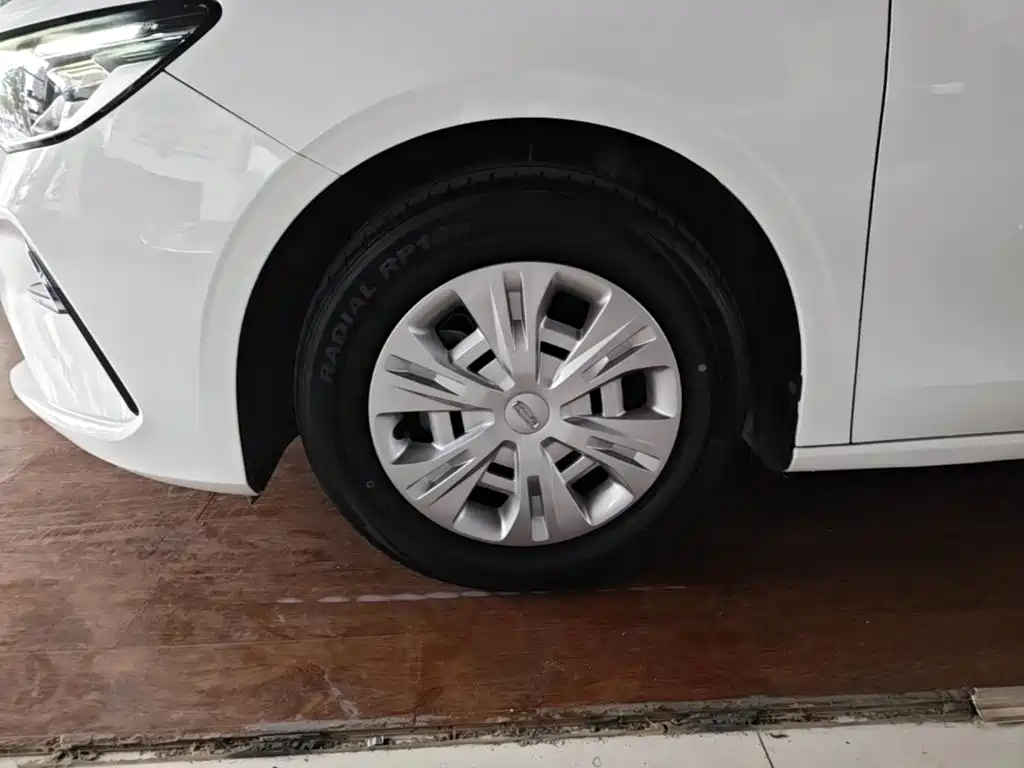 Geely Emgrand — миниатюра 23