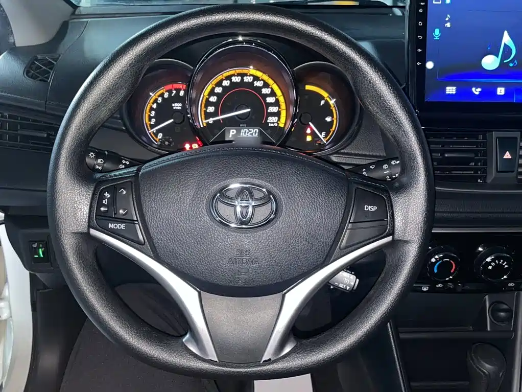 Toyota Yaris L — миниатюра 3
