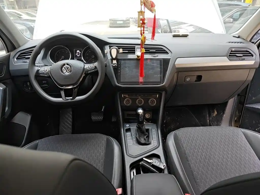 Volkswagen Tiguan L — миниатюра 10