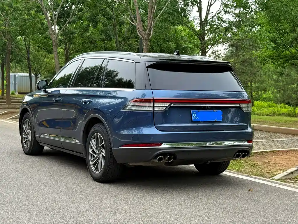 Lincoln Aviator — миниатюра 6