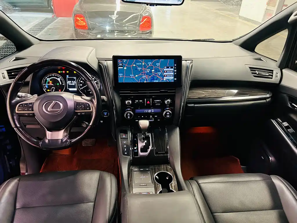 Lexus LM — миниатюра 15