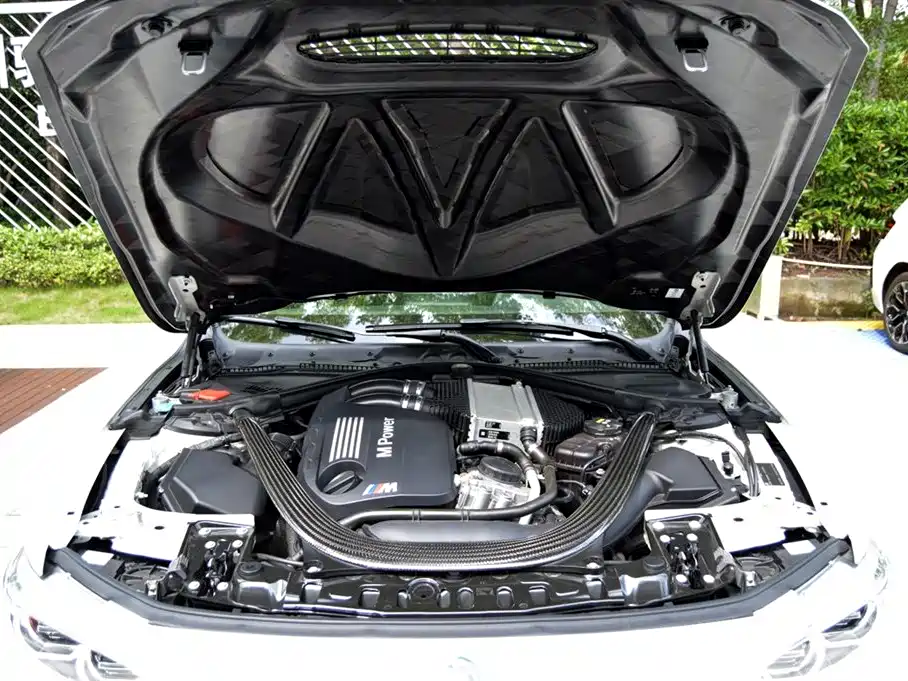 BMW M4 — миниатюра 13