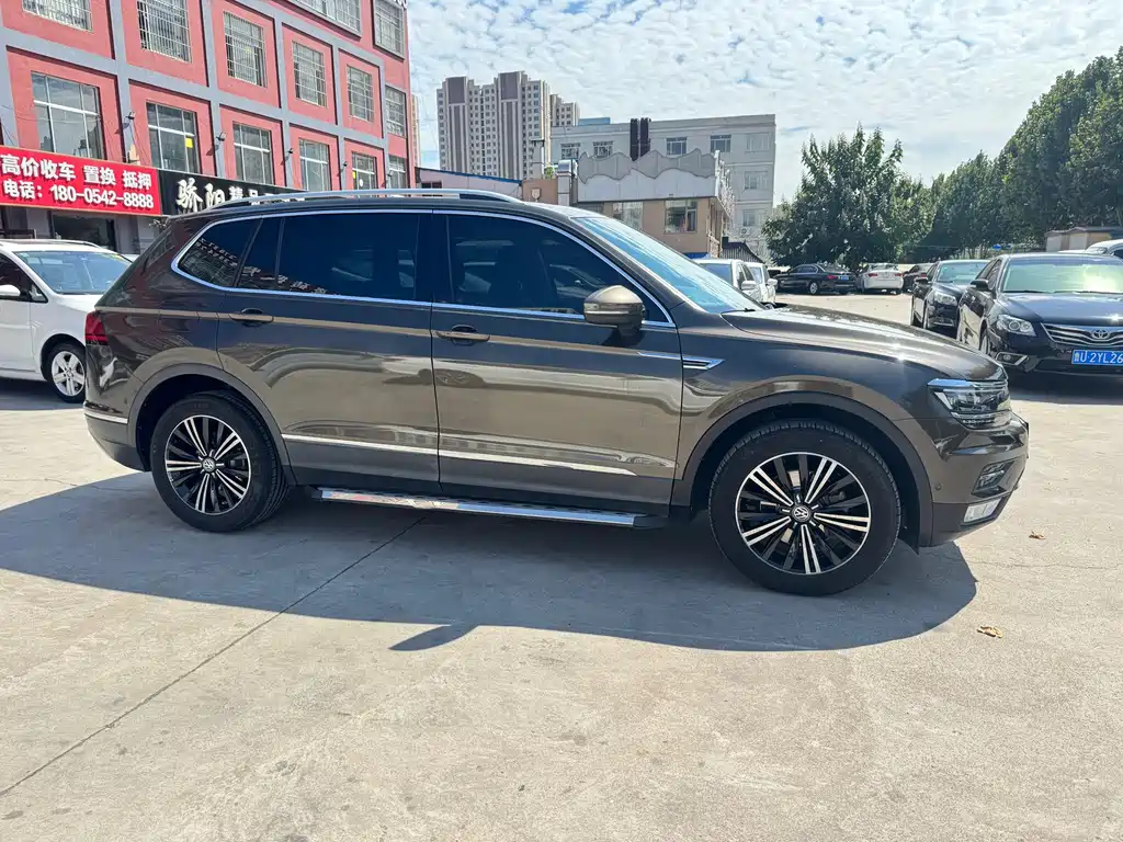 Volkswagen Tiguan L — миниатюра 7
