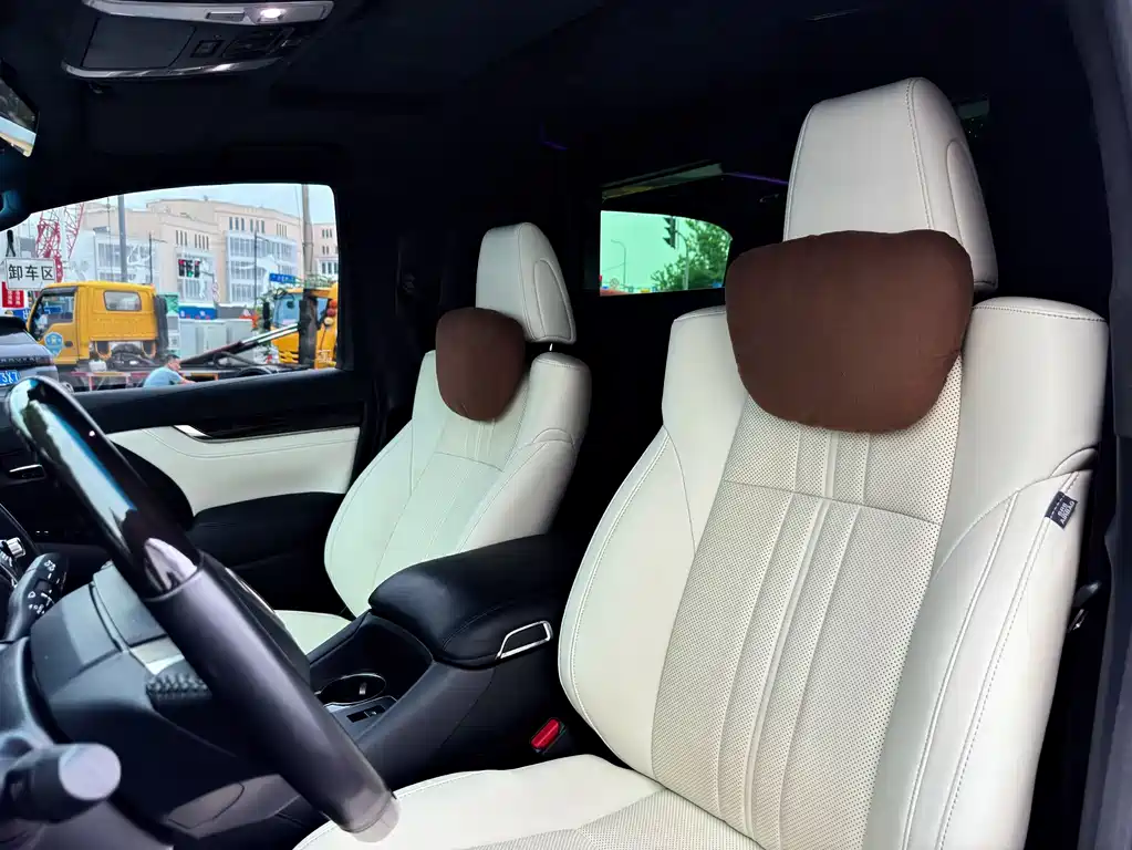 Lexus LM 2020 300h мест