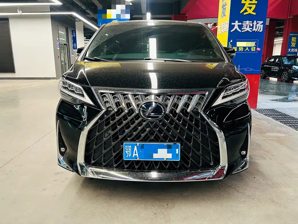 Lexus LM — миниатюра 2