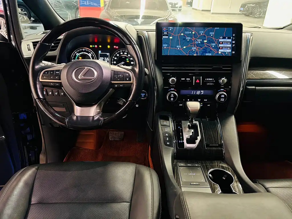 Lexus LM — миниатюра 16