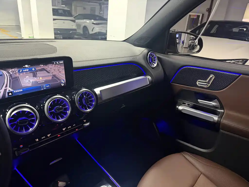 Mercedes-Benz GLB — миниатюра 14