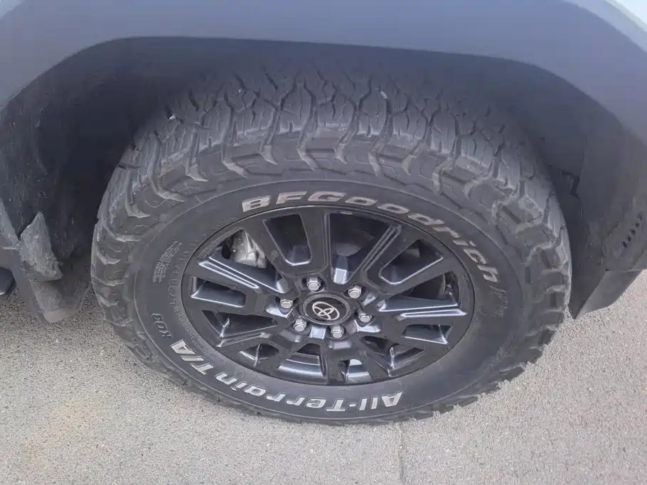 Toyota Prado — миниатюра 6