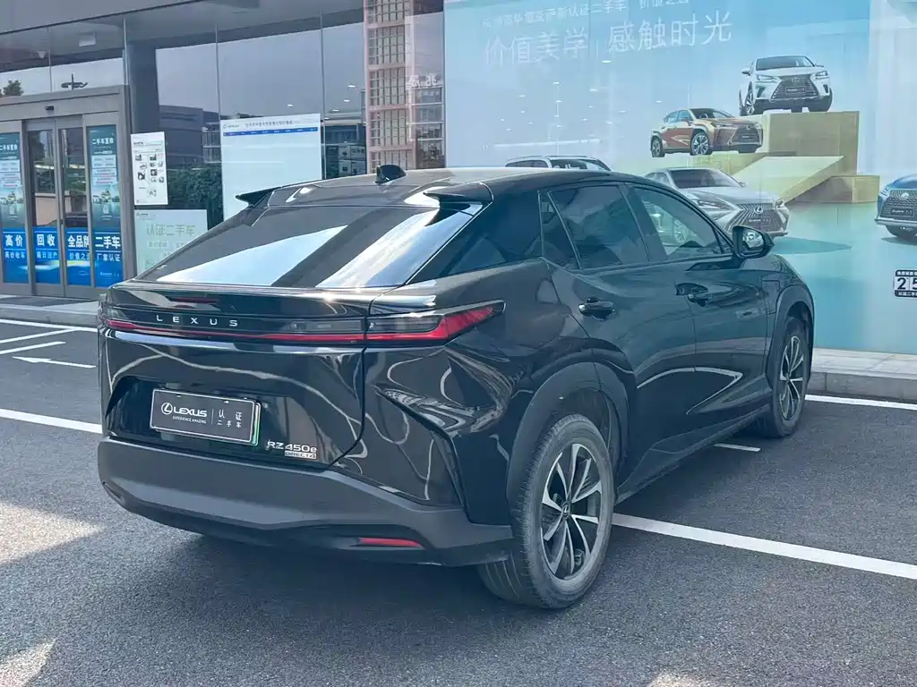 Lexus RZ — миниатюра 13