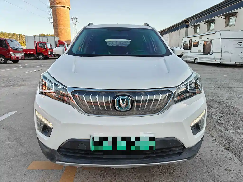 Changan CS15EV — миниатюра 2