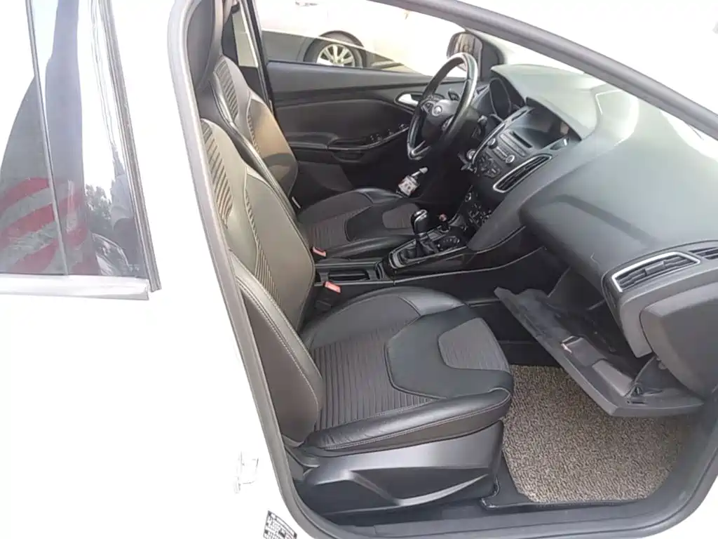 Ford Focus — миниатюра 25