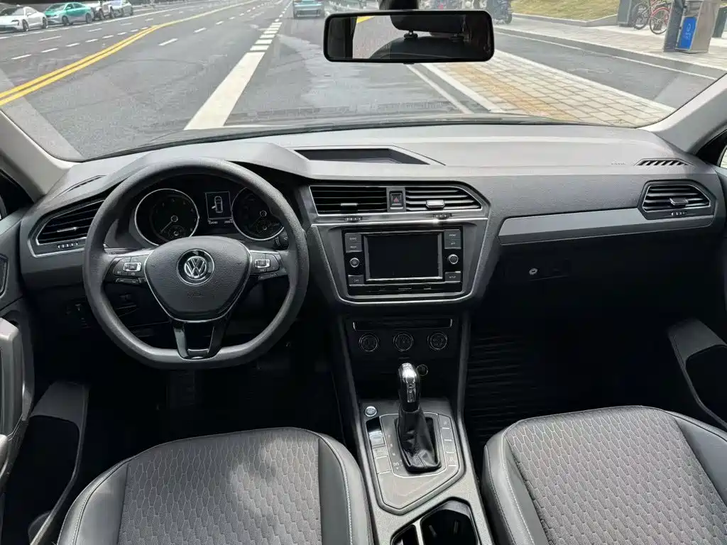 Volkswagen Tiguan L — миниатюра 5