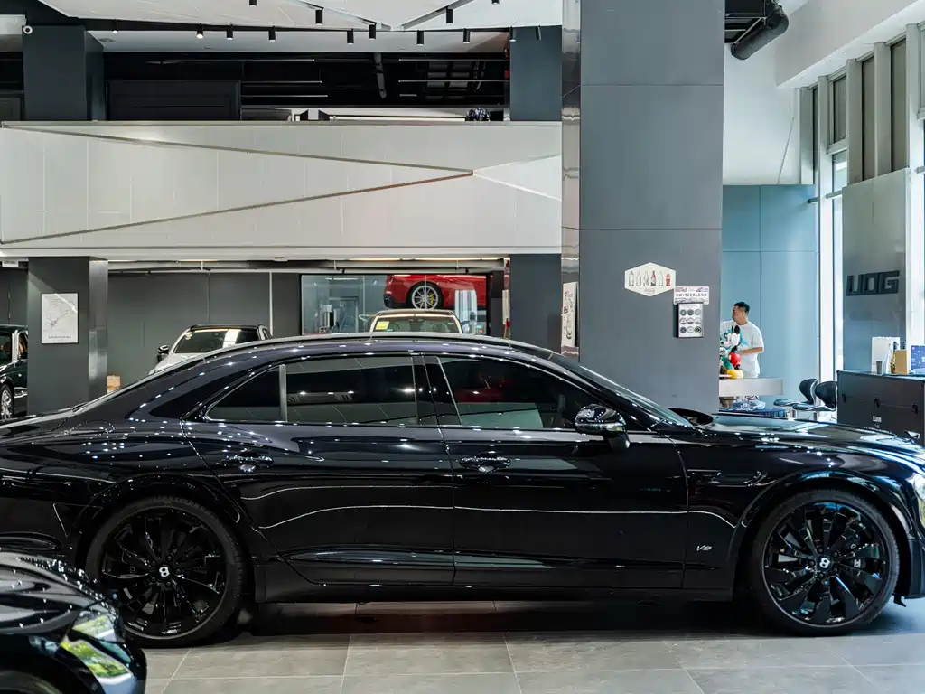 Bentley Flying Spur — миниатюра 26