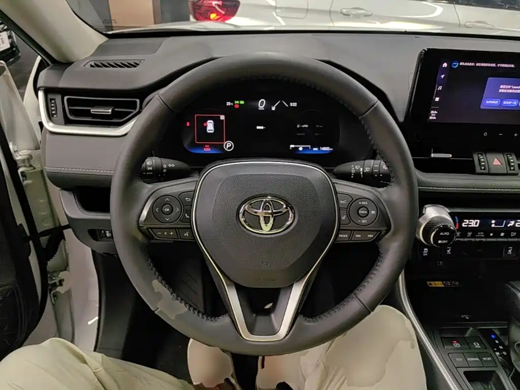 Toyota RAV4 — миниатюра 11