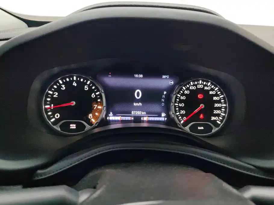 Jeep Renegade — миниатюра 14