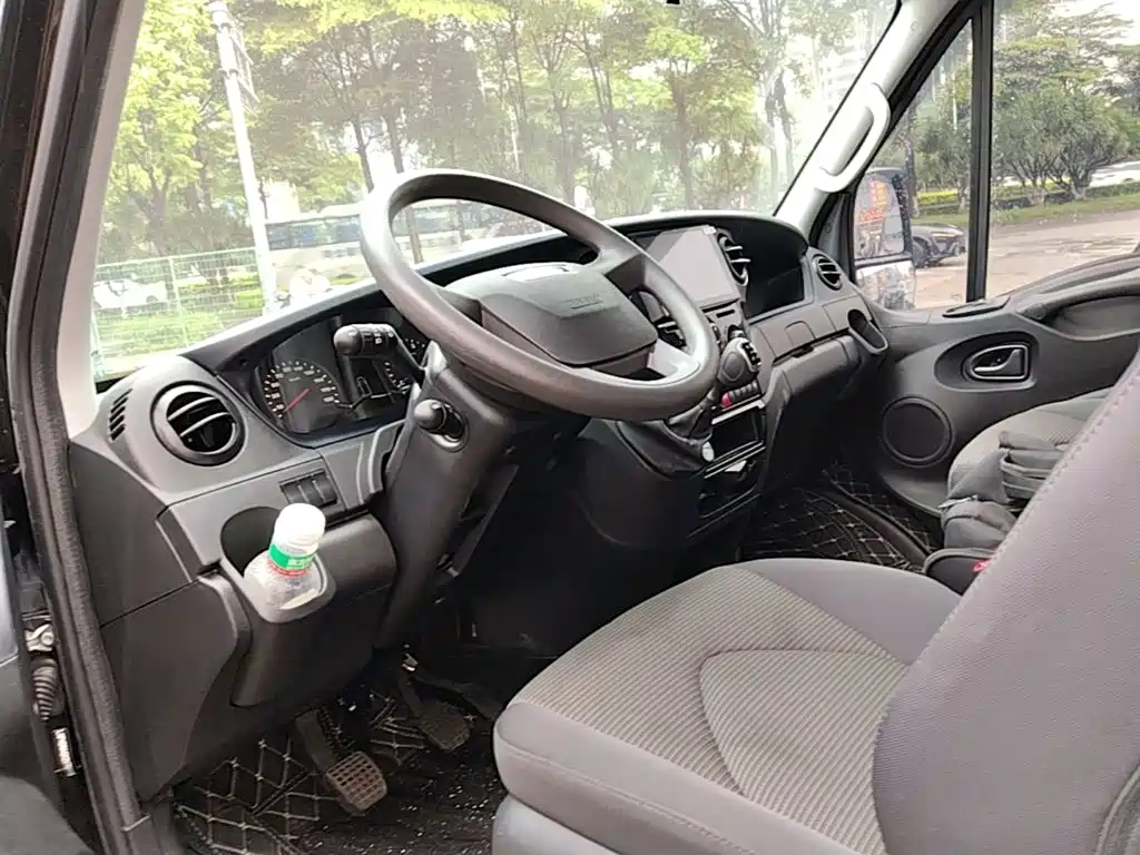 IVECO Ousheng — миниатюра 15