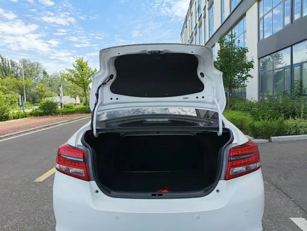 Toyota Yaris L — миниатюра 19