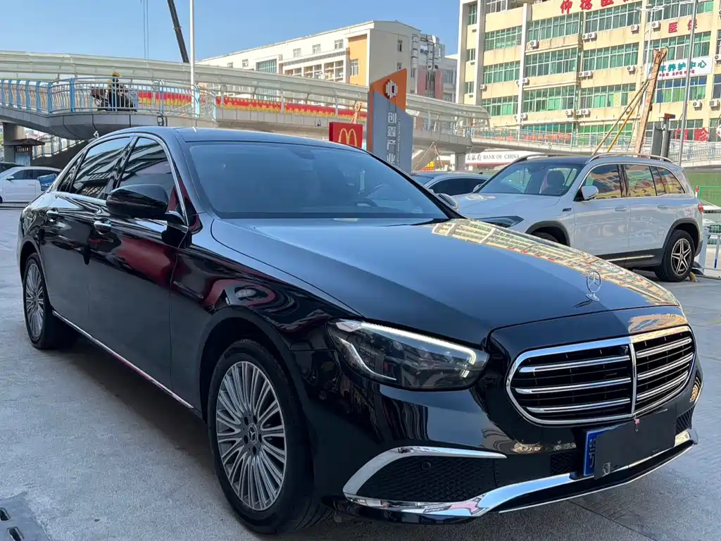 Mercedes-Benz E-Class — миниатюра 3