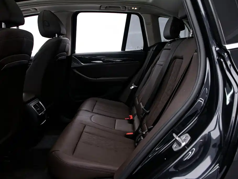 BMW iX3 — миниатюра 15
