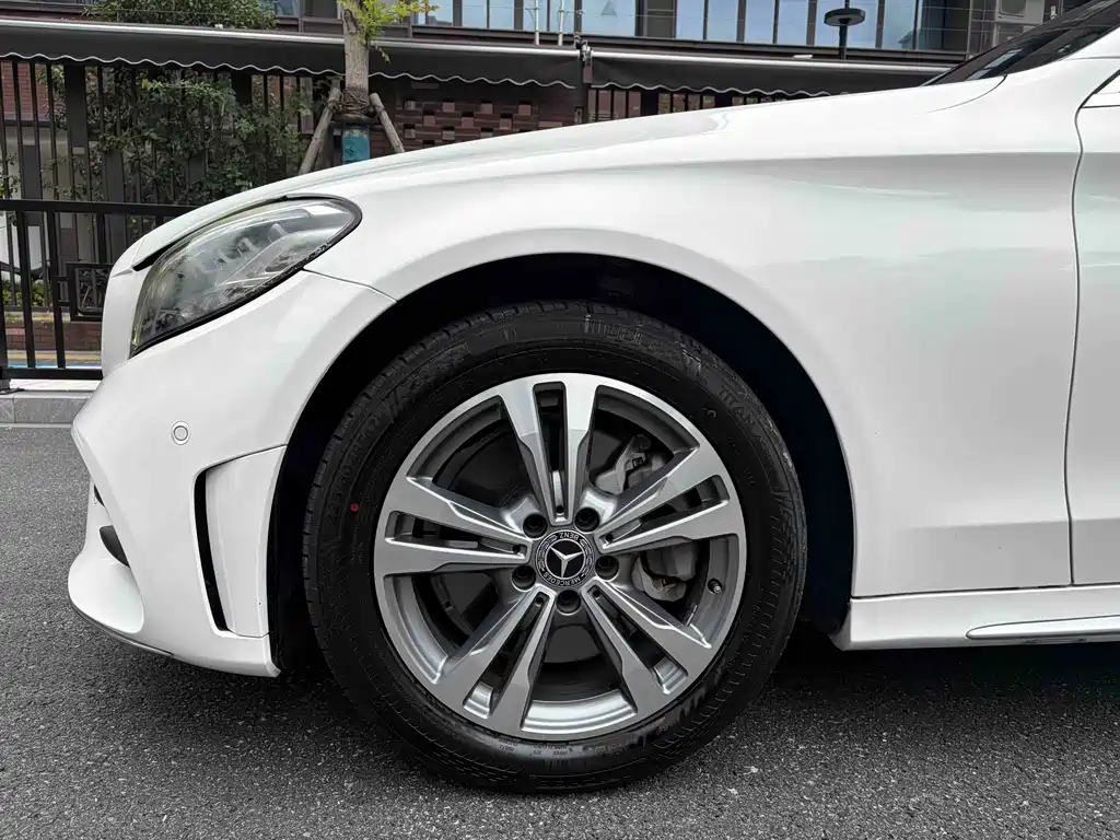 Mercedes-Benz C-Class — миниатюра 4