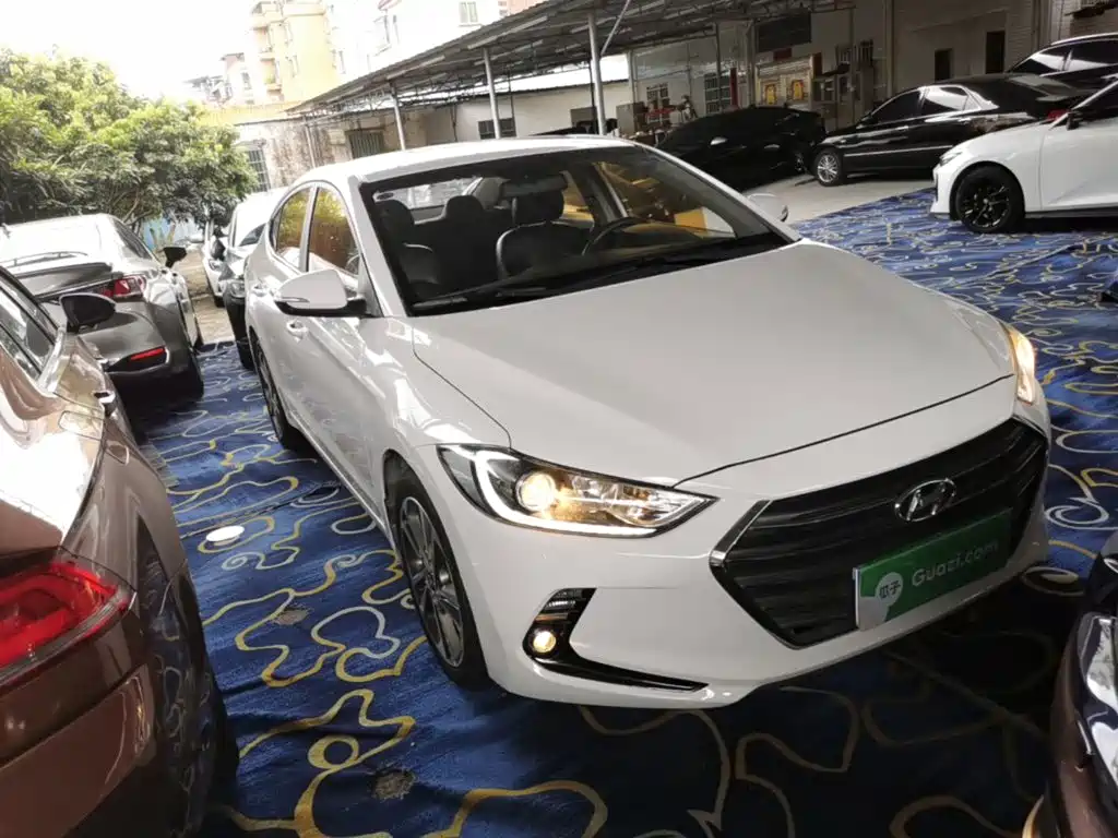 Hyundai Elantra — миниатюра 4