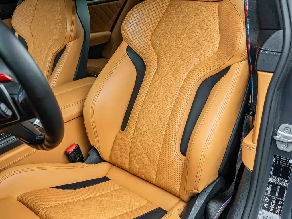 BMW M8 — миниатюра 12