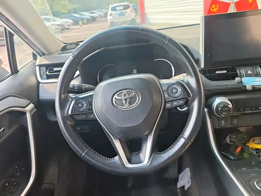 Toyota RAV4 — миниатюра 15