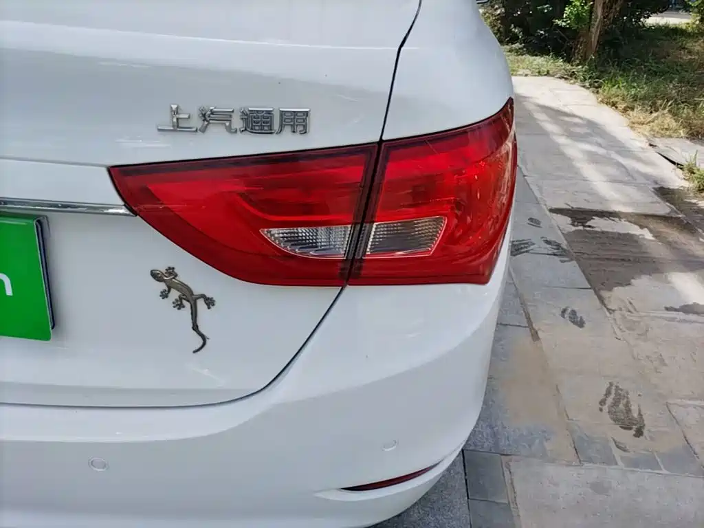 Buick Excelle — миниатюра 8