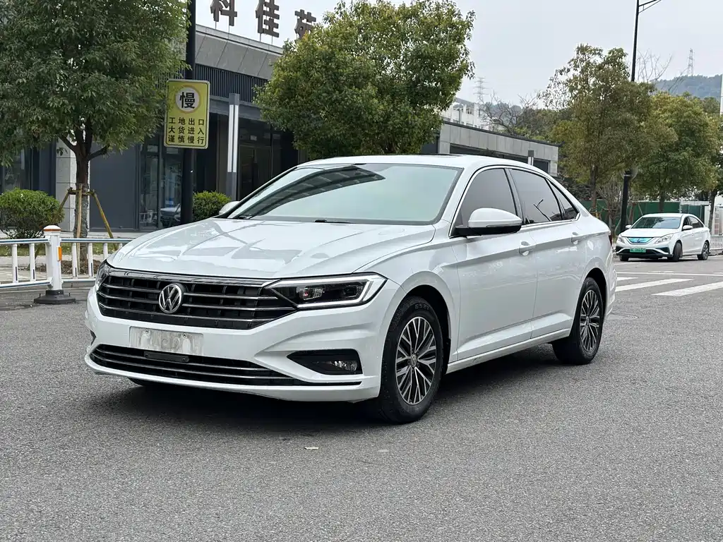 Volkswagen Sagitar 2019