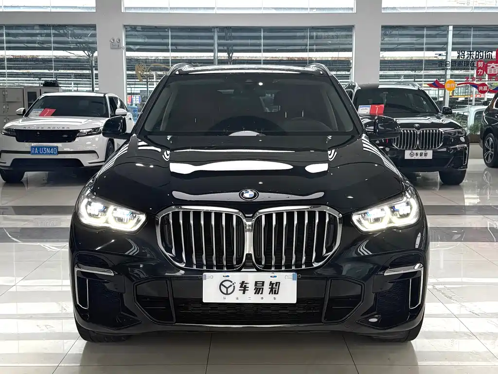BMW X5 2022 xDrive 30Li Premium M Sport