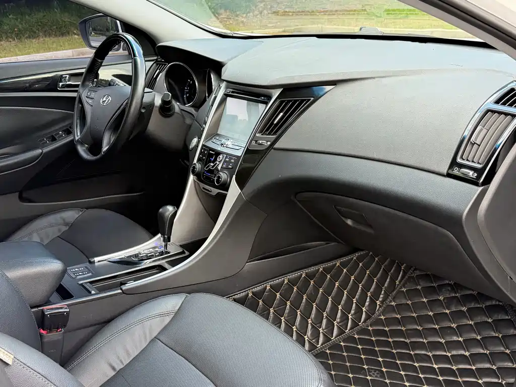 Hyundai Sonata — миниатюра 9