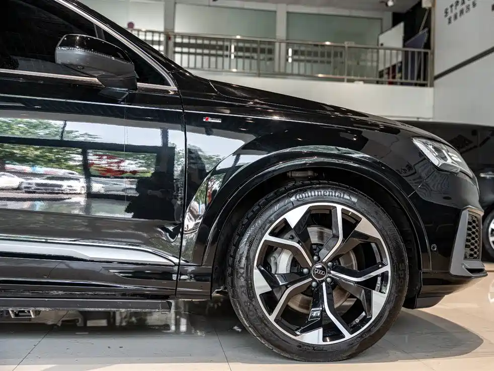 Audi Q7 2023 55 TFSI quattro S line Sport