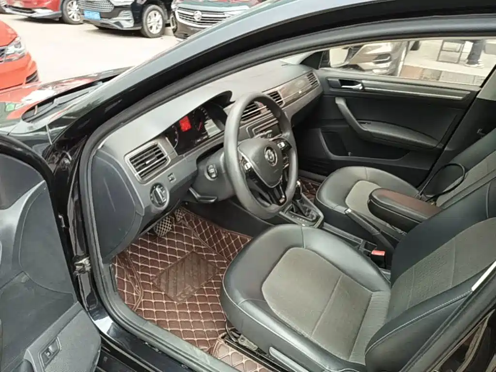 Volkswagen Santana — миниатюра 16
