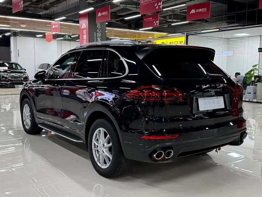 Porsche Cayenne — миниатюра 9