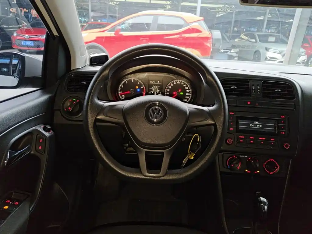 Volkswagen Polo — миниатюра 7