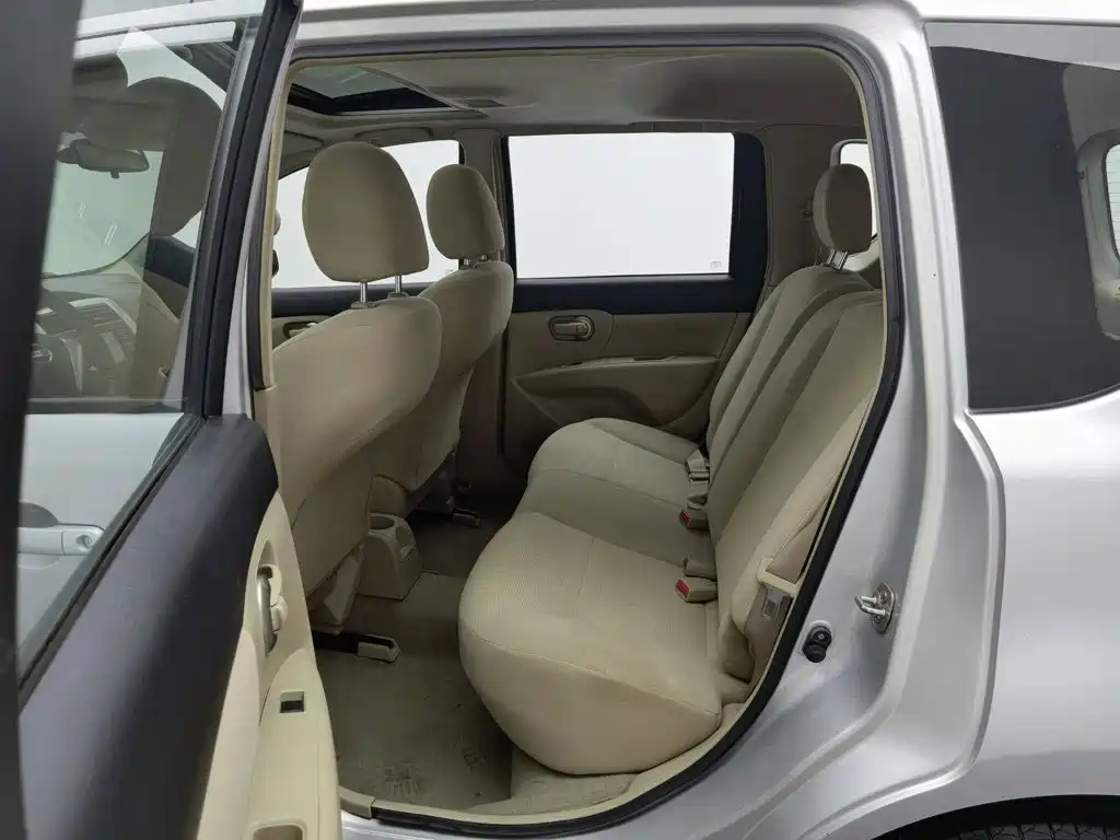 Nissan Livina — миниатюра 15