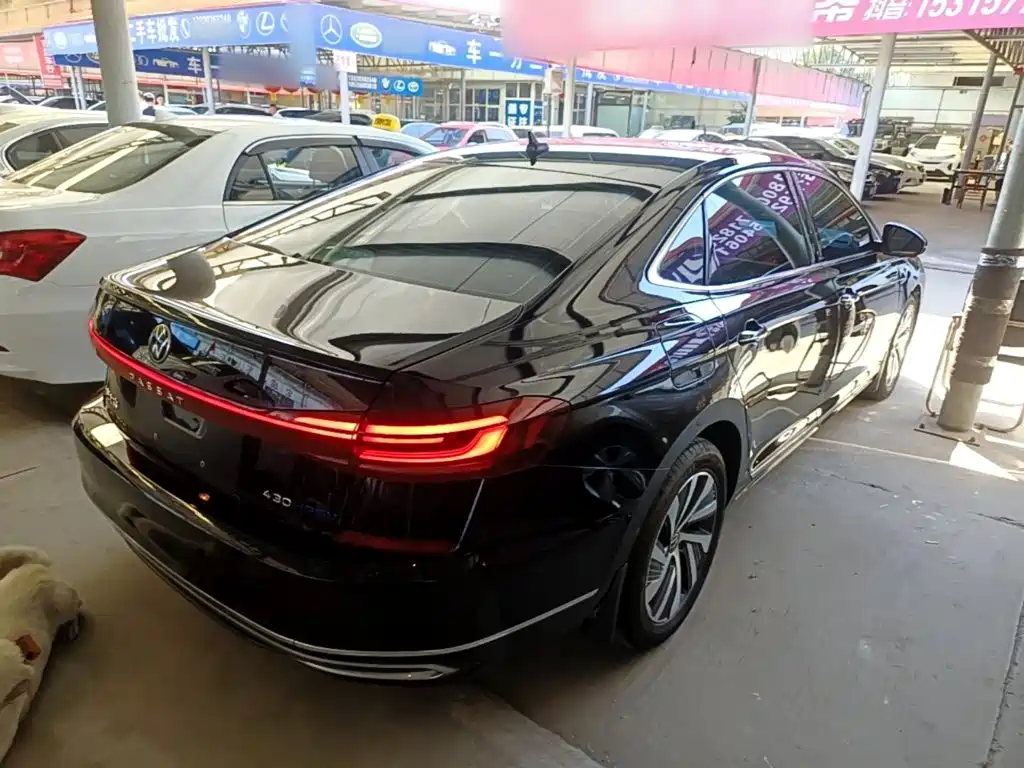 Volkswagen Passat PHEV — миниатюра 7