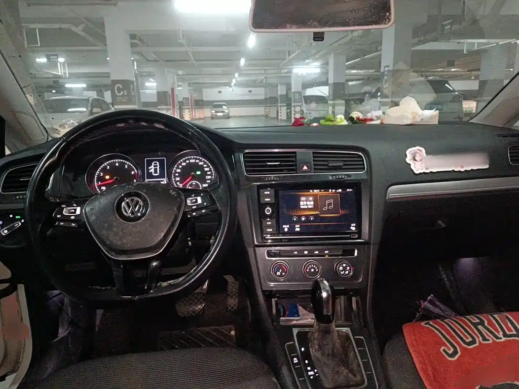 Volkswagen Golf — миниатюра 10