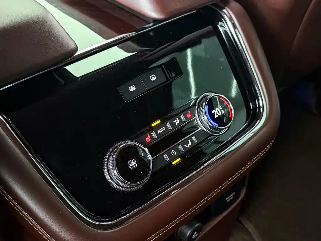 Lincoln Navigator — миниатюра 16